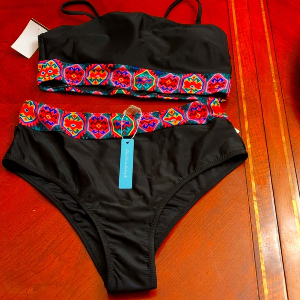 Live life on the beach size Medium bikini Set